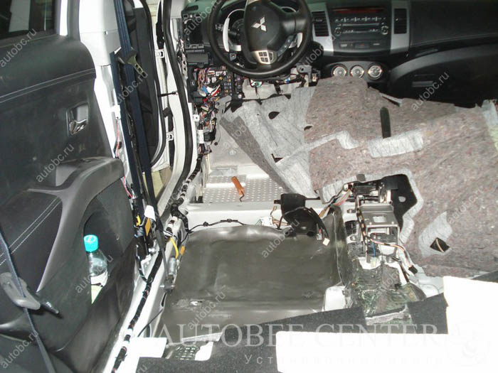 isolation-full_outlanderXL_022.jpg