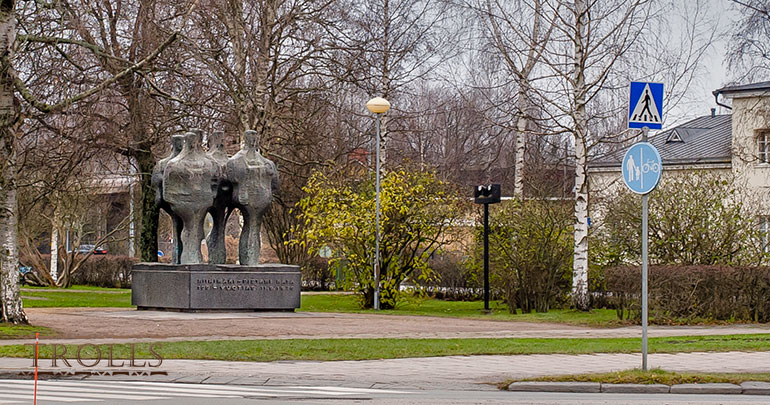 Памятник в честь железной дороги Санкт-Петербург - Риихимяки