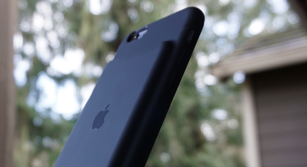 Оригинальный чехол со встроенным аккумулятором Apple Smart Battery Case для iPhone 7.