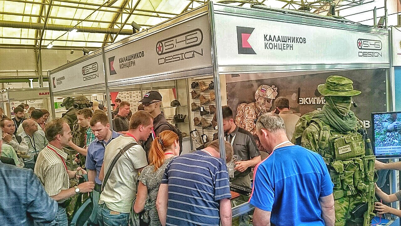 КОНЦЕРН_КАЛАШНИКОВ_И_5.45_DESIGN_на_выставке_Армия_2015__3_.jpg