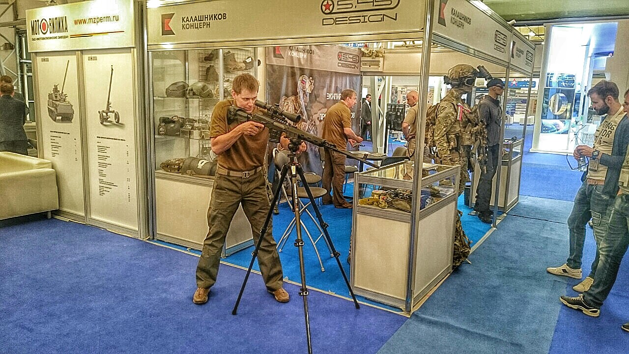 КОНЦЕРН_КАЛАШНИКОВ_И_5.45_DESIGN_на_выставке_Армия_2015__22_.jpg