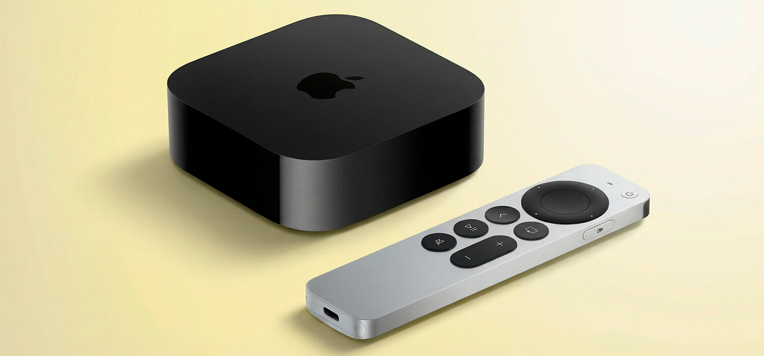 Apple TV и пульт Siri Remote для управления медиаплеером