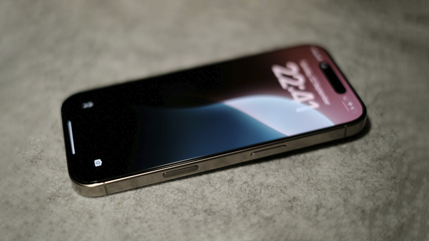 Дисплеи iPhone 15 Pro и 16 Pro Дисплеи iPhone 15 Pro и 16 Pro