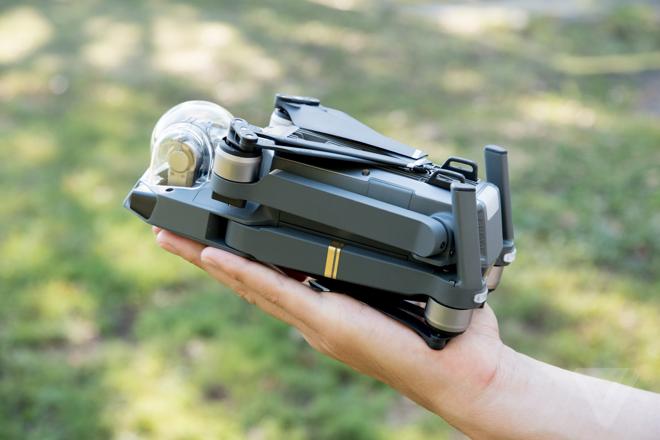 Квадрокоптер DJI Mavic Pro