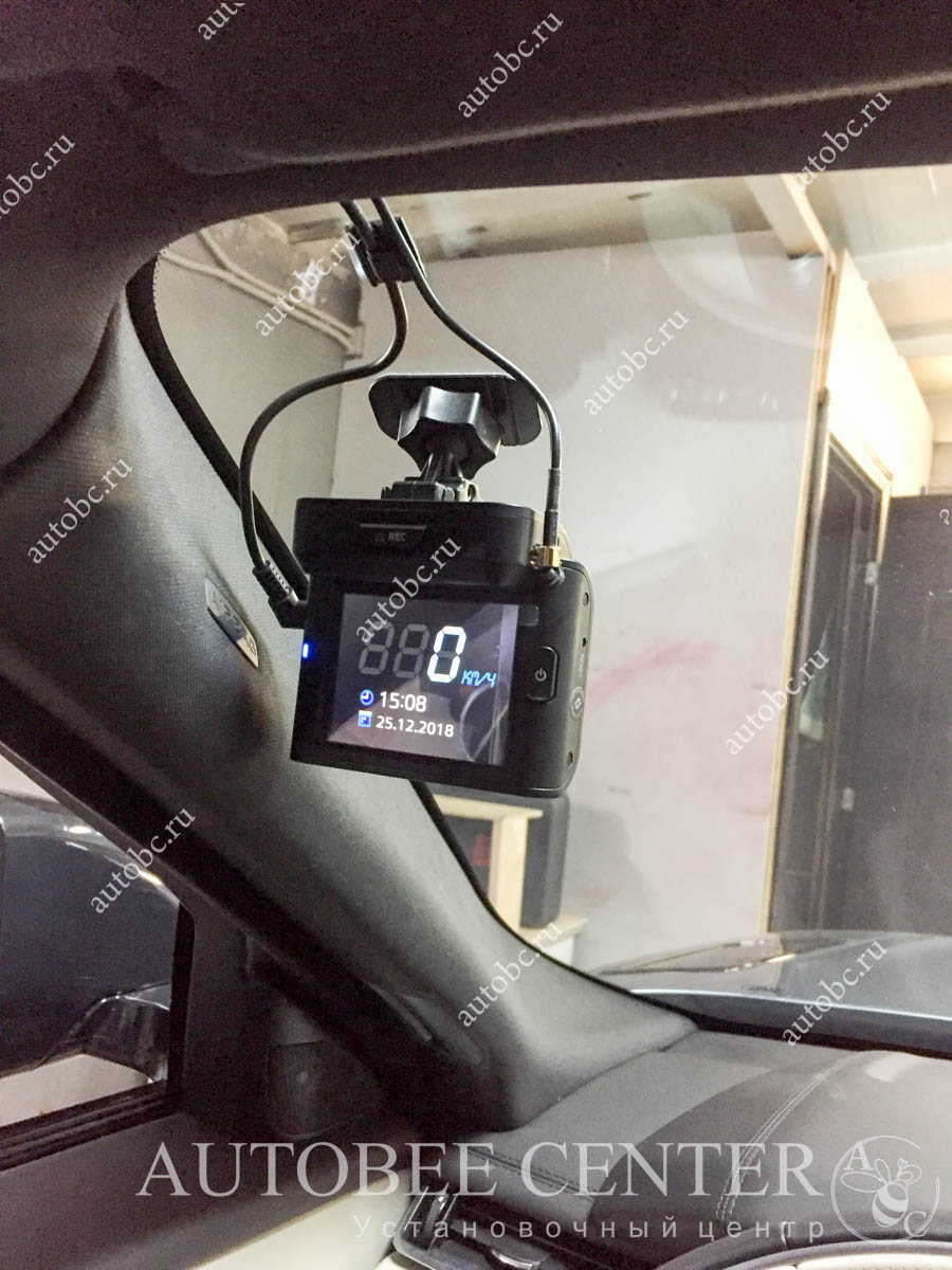 Range Rover Velar (установка NeoLine R750)