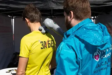 Вибромассаж для спортсменов массаж спины спорт