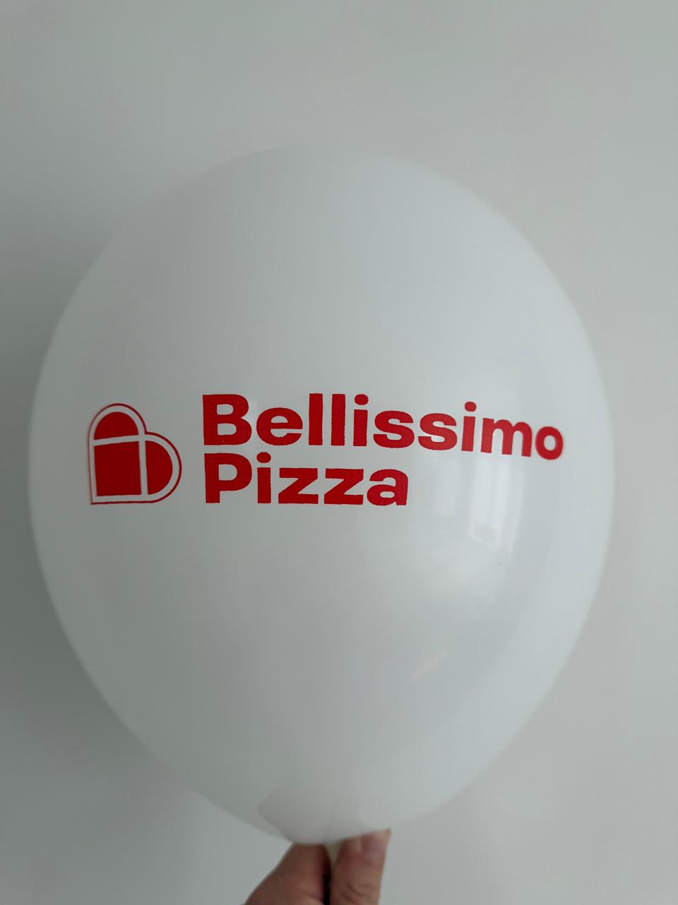 Белый шар с красным логотипом Bellissimo Pizza Алматы.jpg