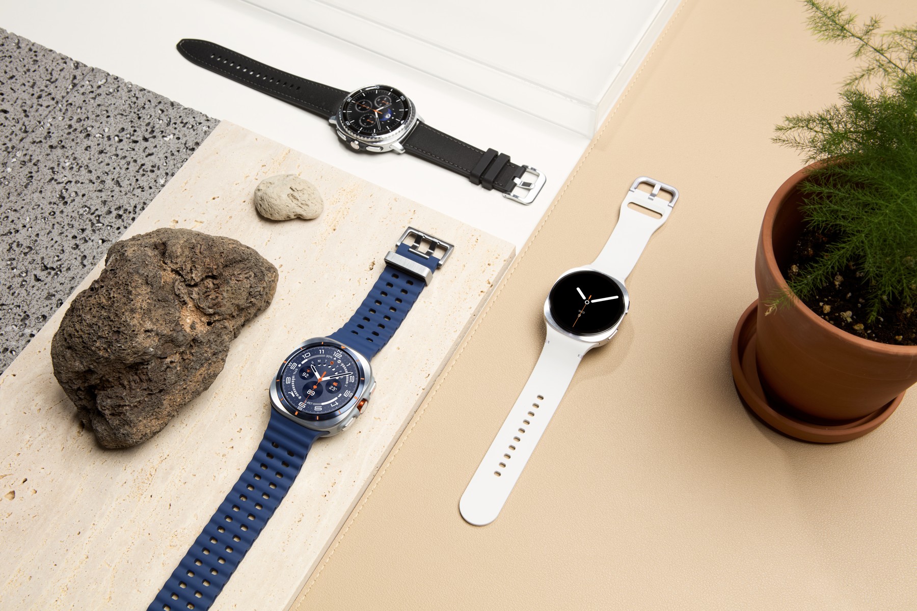 Samsung Galaxy Watch 8, Watch 8 Classic и Watch Ultra — официальное фото Samsung Newsroom