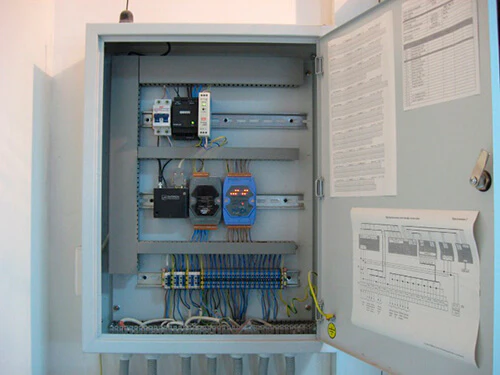 Шкаф с контроллером uPAC-7186EX