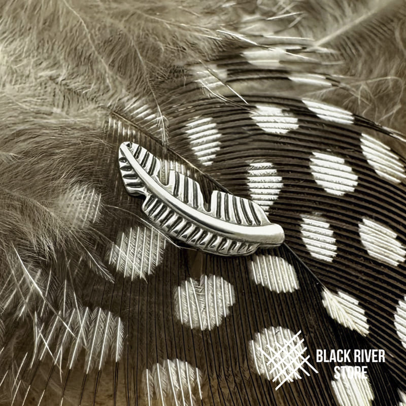 3 пирсинг трагус, накрутка перо