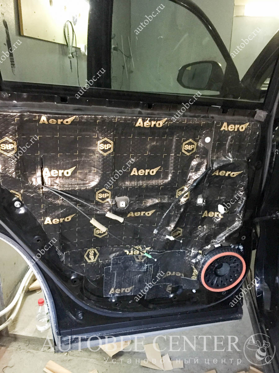 Toyota Highlander (шумоизоляция дверей)