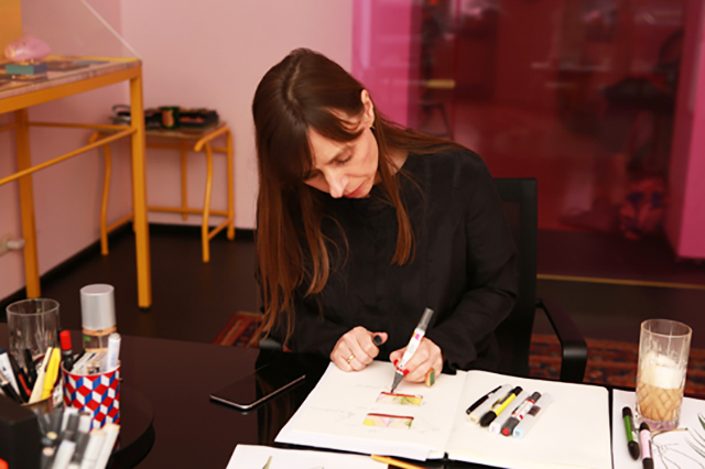 дизайнер Sabrina Dehoff за работой дизайнер Sabrina Dehoff за работой