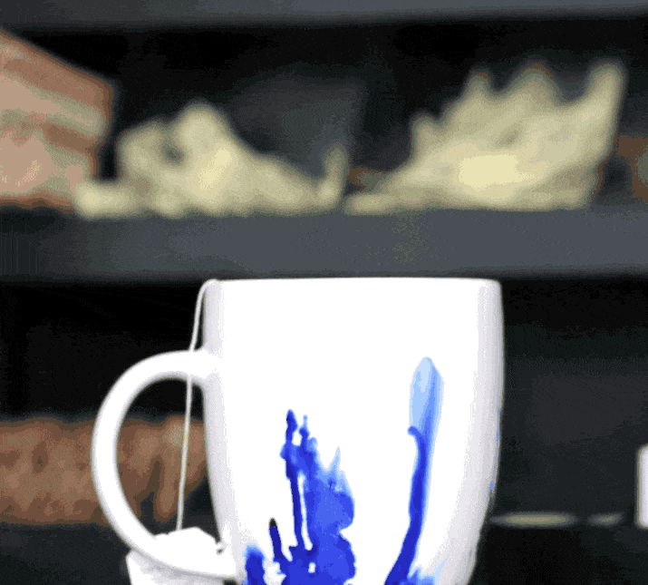 Готовая кружка с синим рисунком