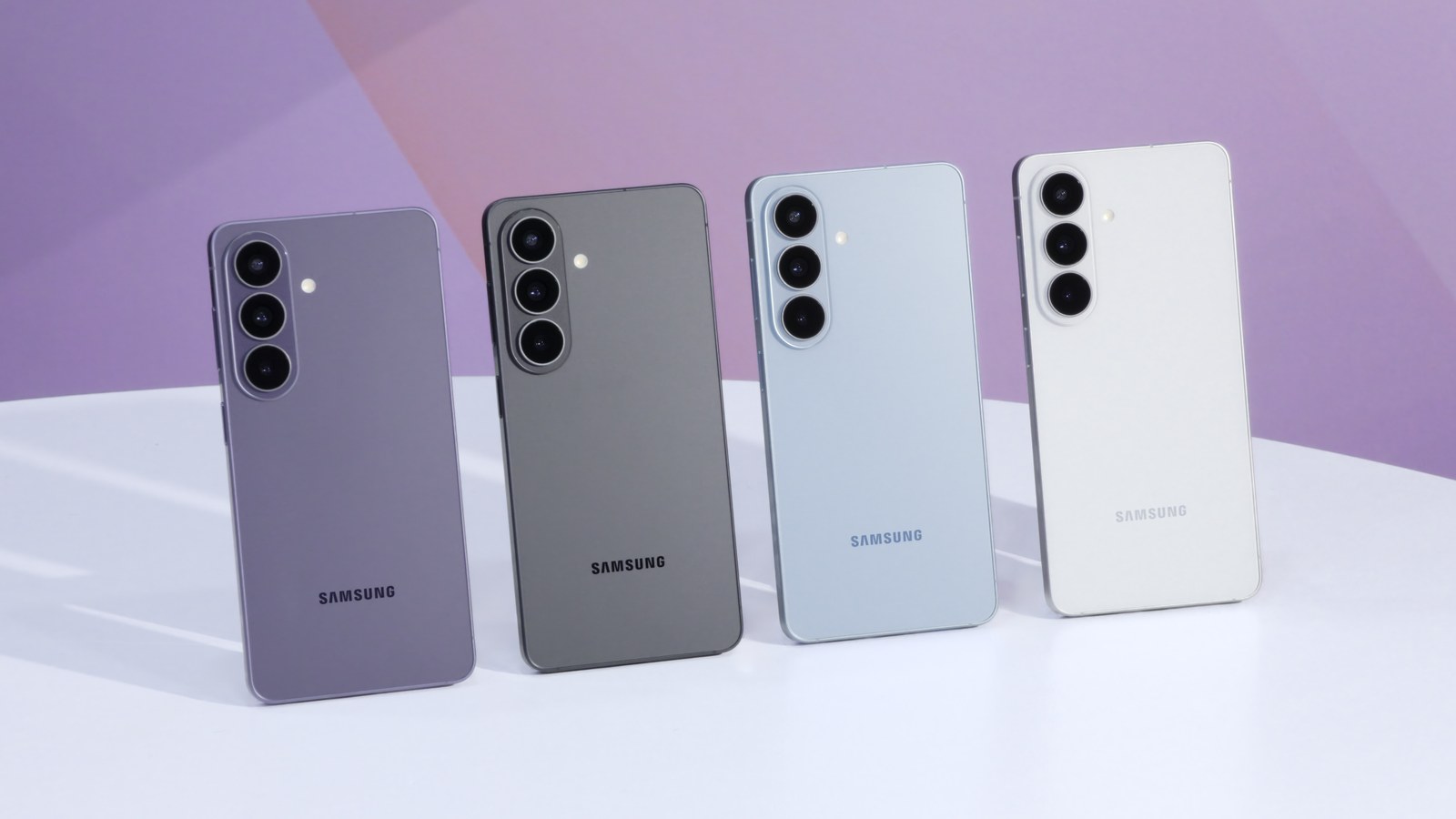 Смартфоны Samsung Galaxy S26 в четырёх цветах — официальное фото Samsung Смартфоны Samsung Galaxy S26 в четырёх цветах — официальное фото Samsung