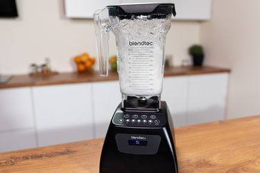 Профессиональный блендер Blendtec Classic 575 без протечек