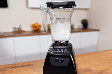 Профессиональный блендер Blendtec Classic 575 без протечек