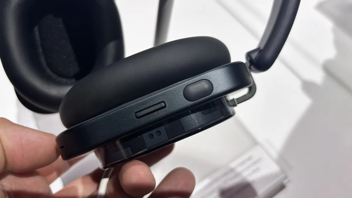 Сравнение Nothing Headphone (1) и Bose QuietComfort Сравнение Nothing Headphone (1) и Bose QuietComfort