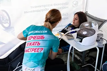 Спортивный массаж ног бегунов массаж ног после марафона