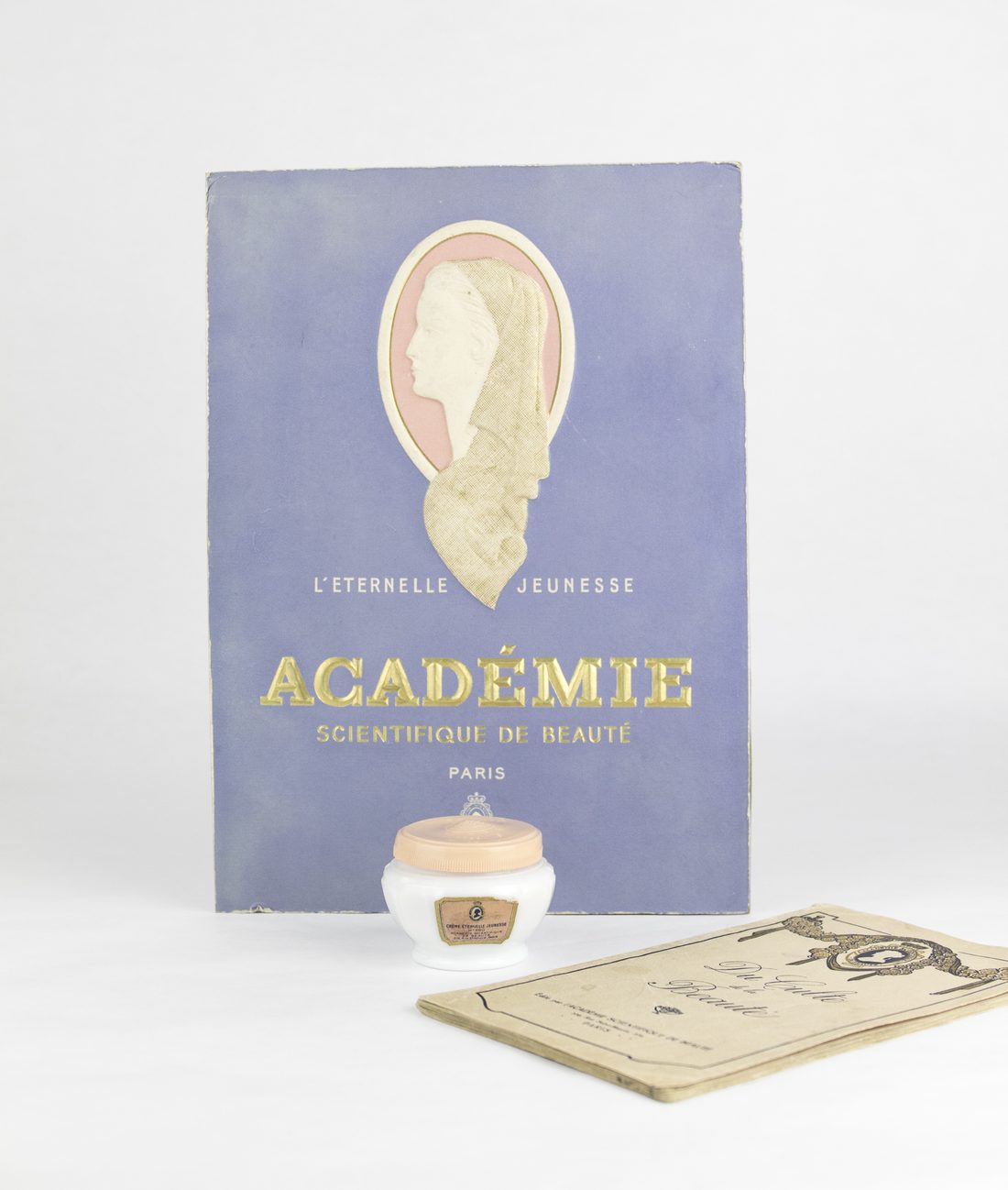 Académie Scientifique de Beauté, историческая упаковка и рекламный плакат