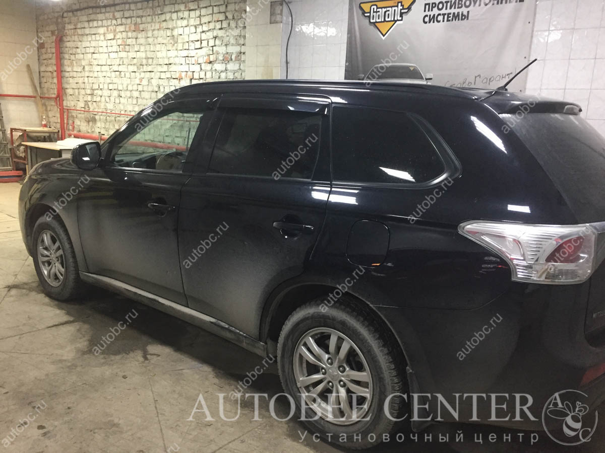 Mitsubishi Outlander (шумоизоляция пола и багажника)