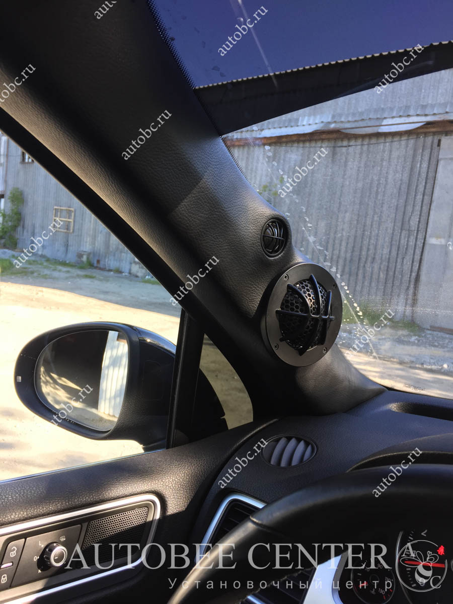 VW Touareg (Изготовление подиумов в стойки)