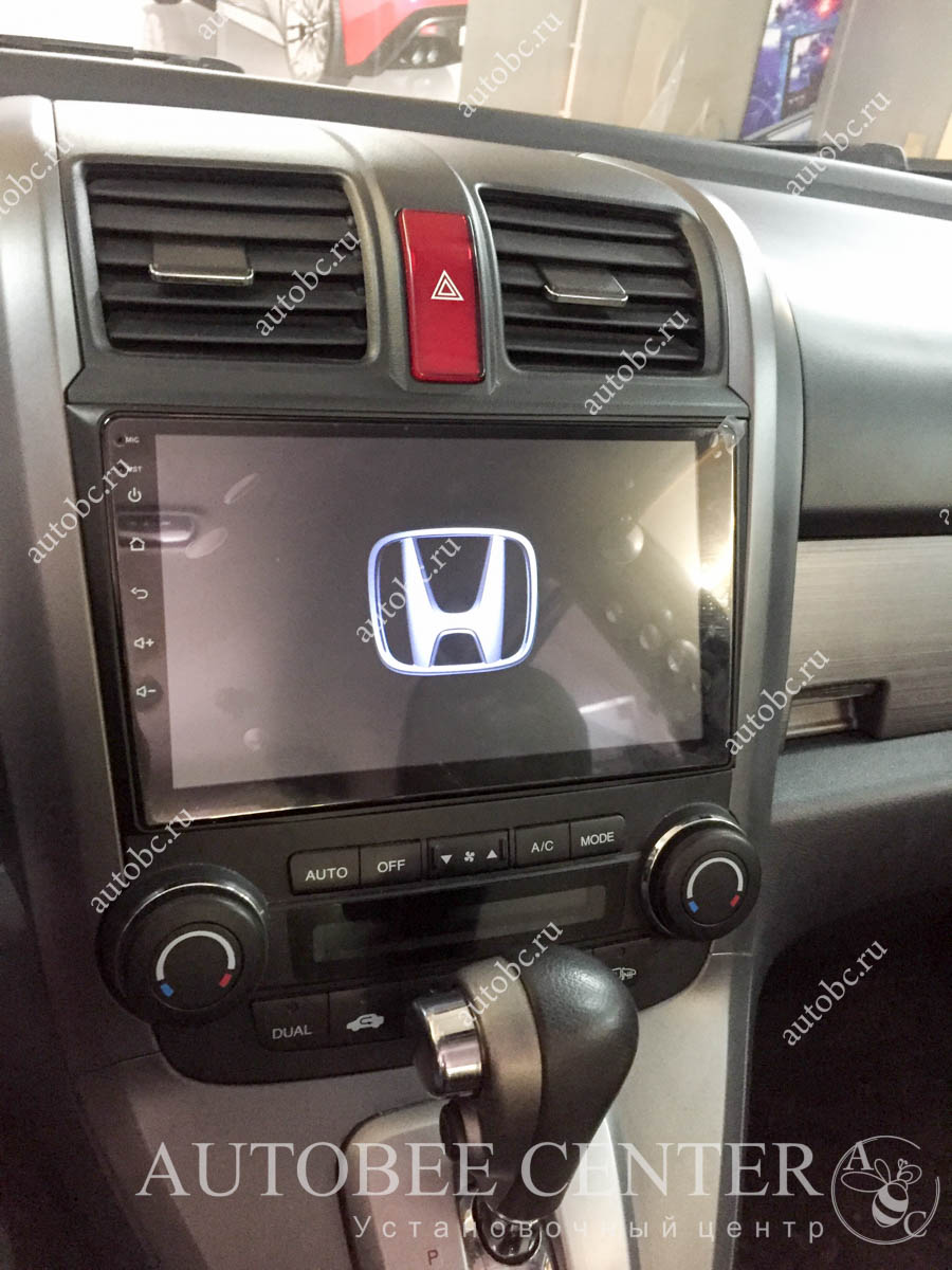 Honda CR-V (установка 2 din магнитолы и камеры)
