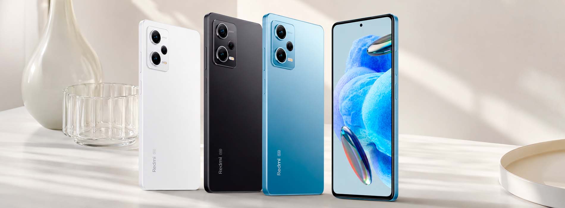 Xiaomi Redmi Note 11 Pro 5G и Redmi Note 12 Pro 5G рядом для сравнения Xiaomi Redmi Note 11 Pro 5G и Redmi Note 12 Pro 5G рядом для сравнения
