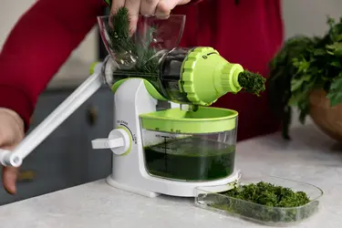 Сок из укропа и петрушки на Koju Juicer Сок из петрушки на Koju Juicer