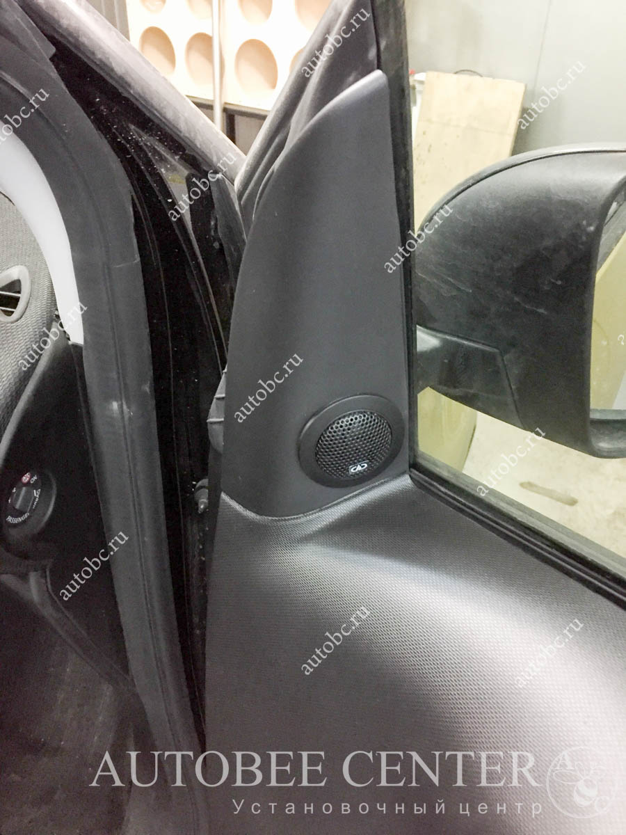 Smart Fortwo  (установка акустики)
