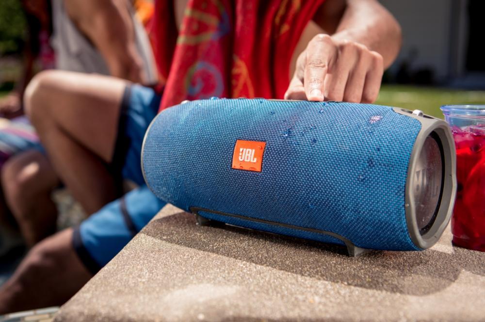 Портативная влагозащищенная колонка-зарядка JBL Xtreme