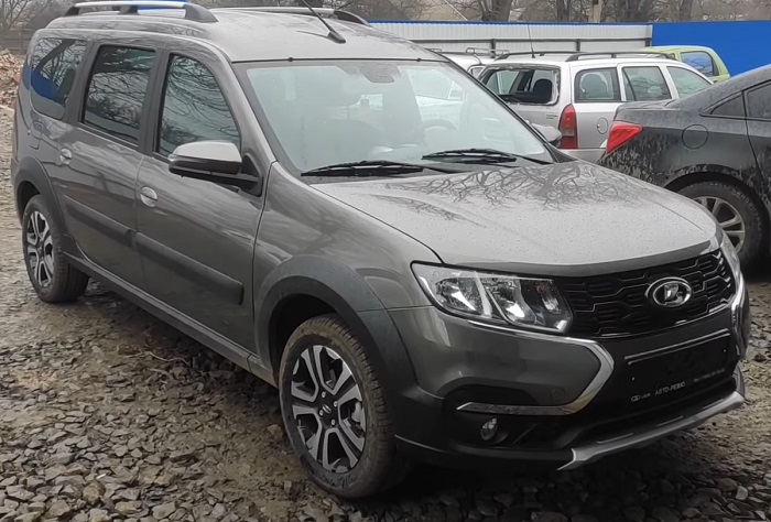 Lada Largus 1,8 новый автомобиль