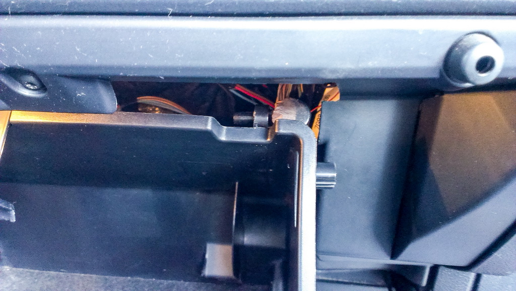 Altox-WBUS-4-GSM-Land-Rover-Freelander-6