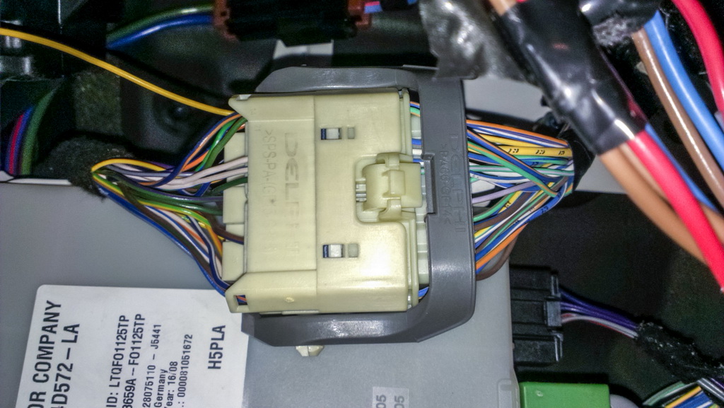 Altox-WBUS-4-GSM-Land-Rover-Freelander-12