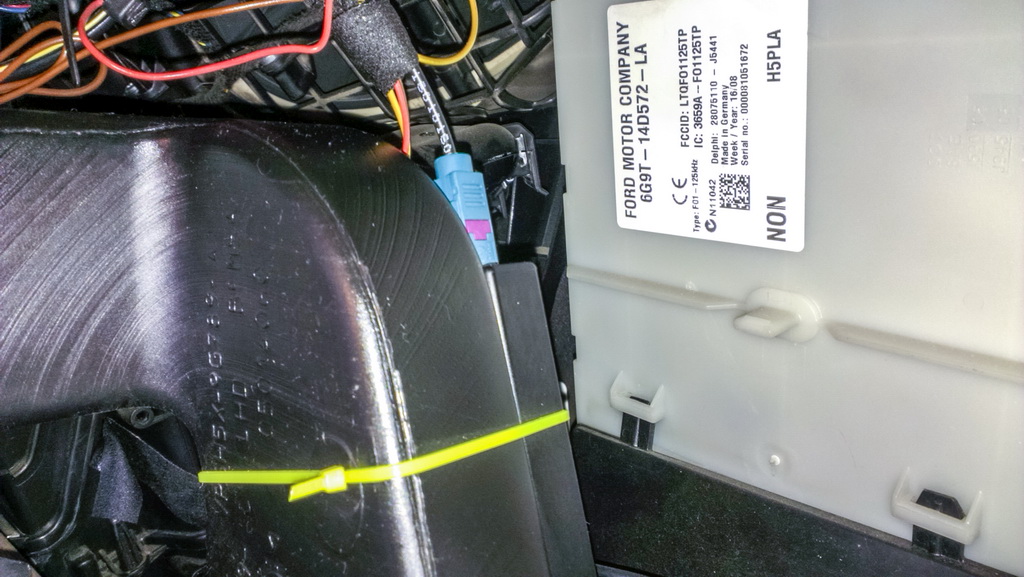 Altox-WBUS-4-GSM-Land-Rover-Freelander-9