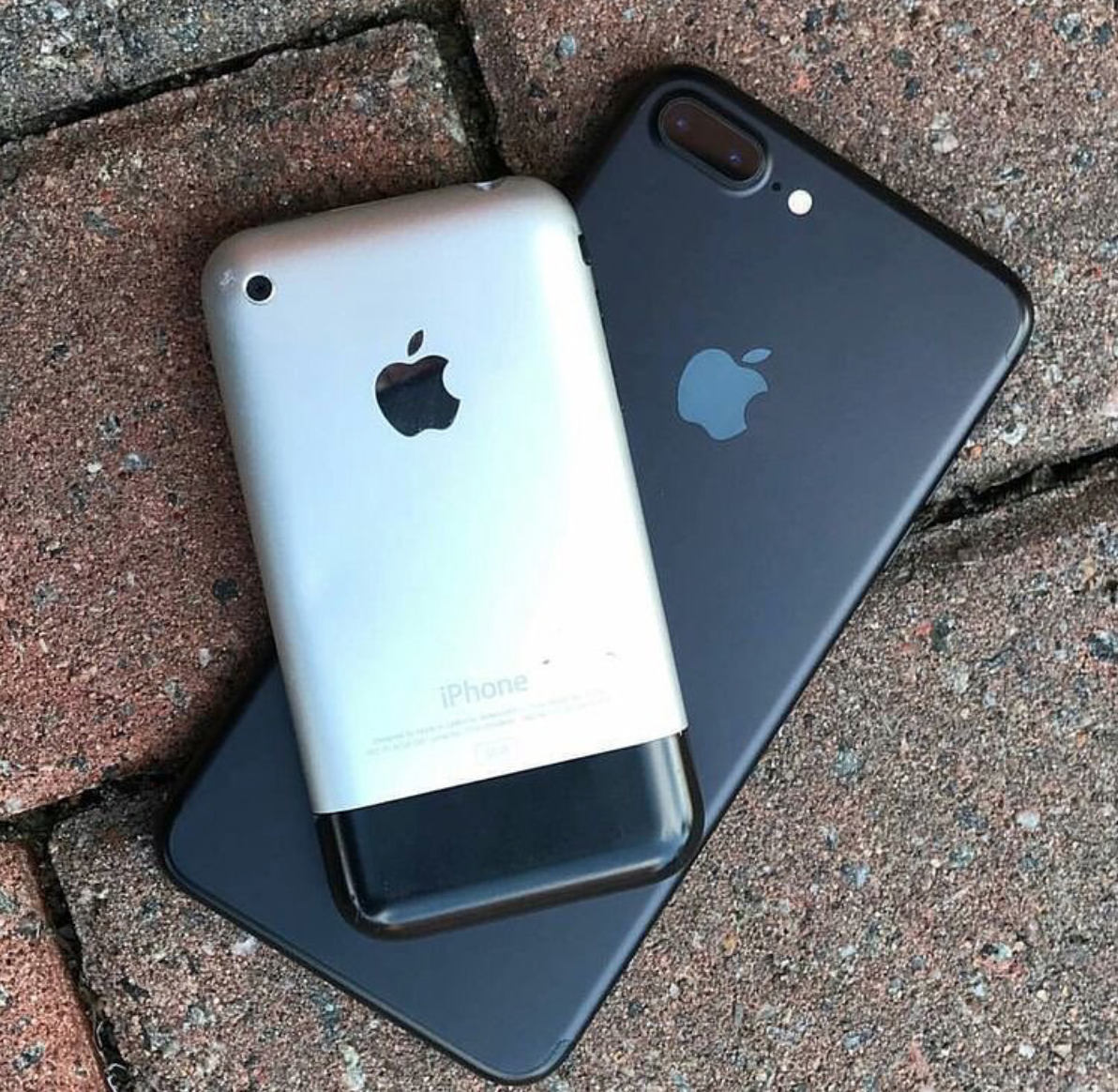 iPhone 2G iPhone 7 Plus