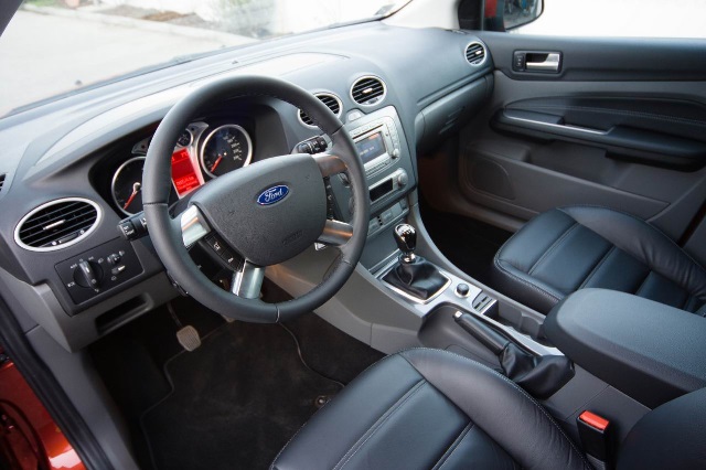 Салон автомобиля FORD Салонный фильт замена в форде 2