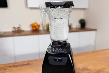 Профессиональный блендер Blendtec Classic 575 без протечек
