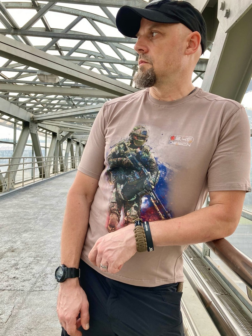 Футболка милитари с принтом