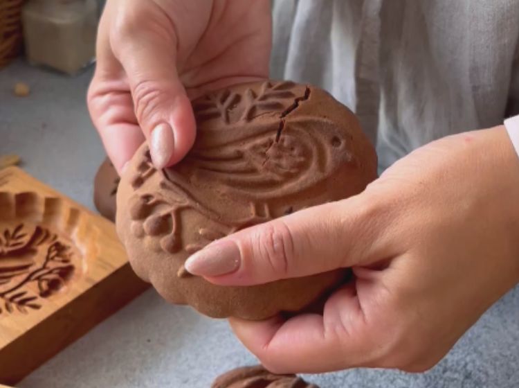 домашние печатные пряники с карамельной начинкой