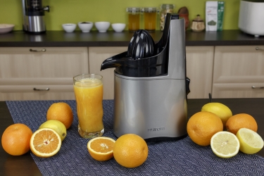 Апельсиновый сок с помощью насадки Hurom Citrus Squeezer на соковыжималке Hurom Alpha Plus H-AA Апельсиновый сок с помощью насадки Hurom Citrus Squeezer на соковыжималке Hurom Alpha Plus H-AA