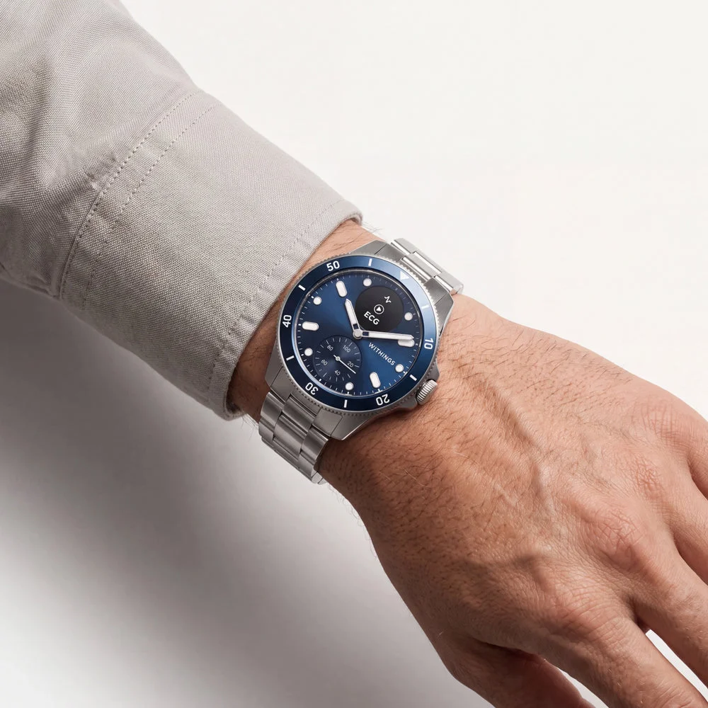 ScanWatch Nova на руке