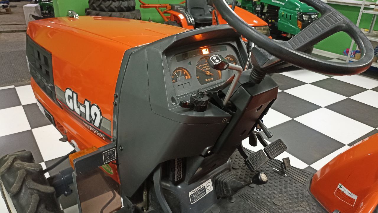 Б/у японский минитрактор Kubota