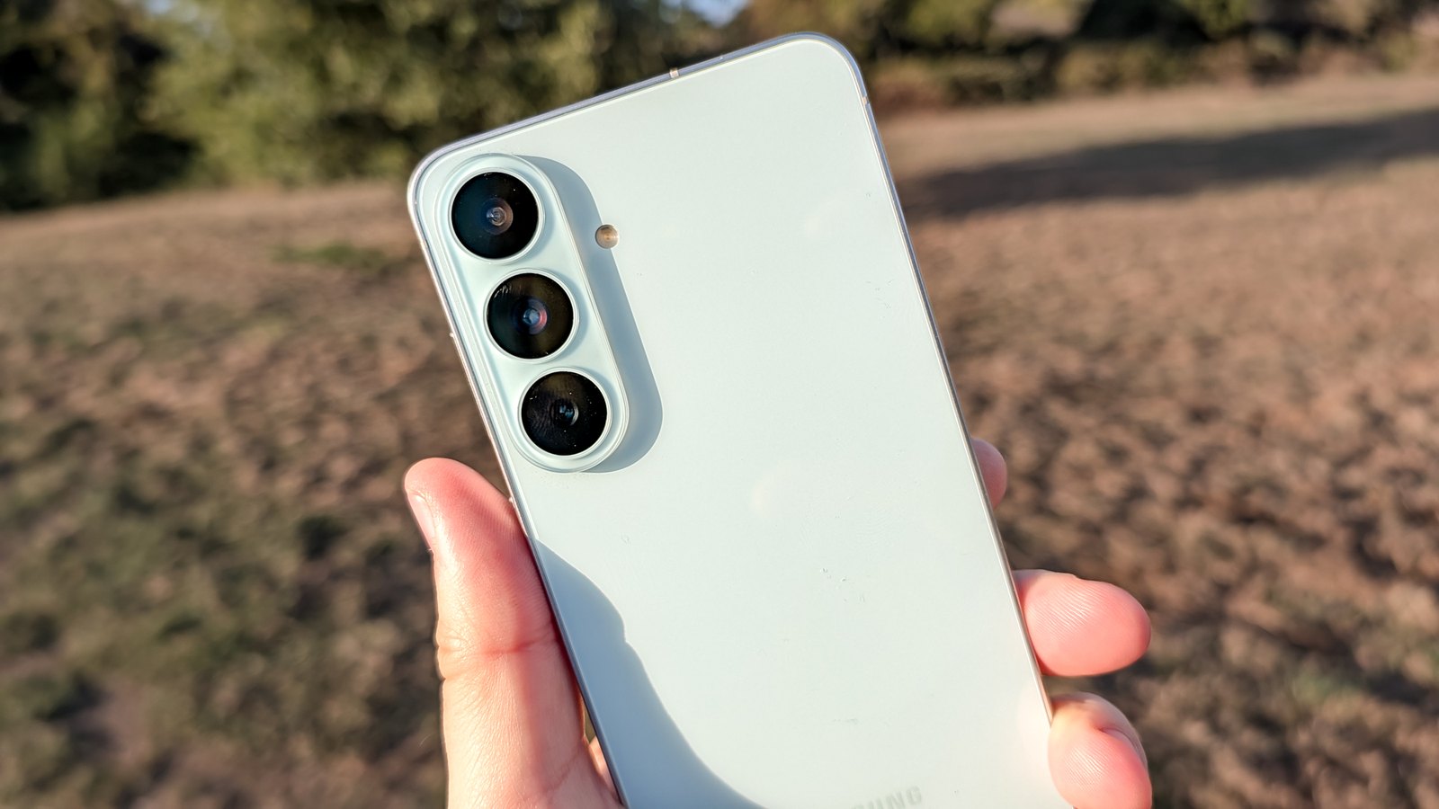 Samsung Galaxy S26 FE — батарея 4900 мА·ч