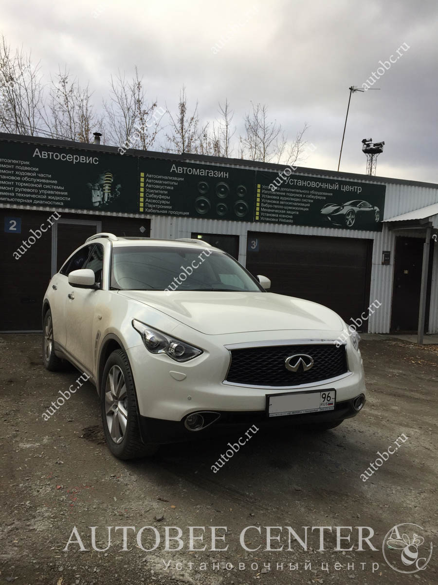 Infiniti QX70 (установка автозвука)