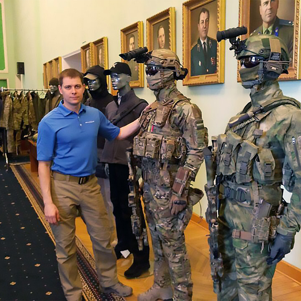 Иван Лобанов главный специалист по тактической экипировке проекта ALLMULTICAM провёл презентаци