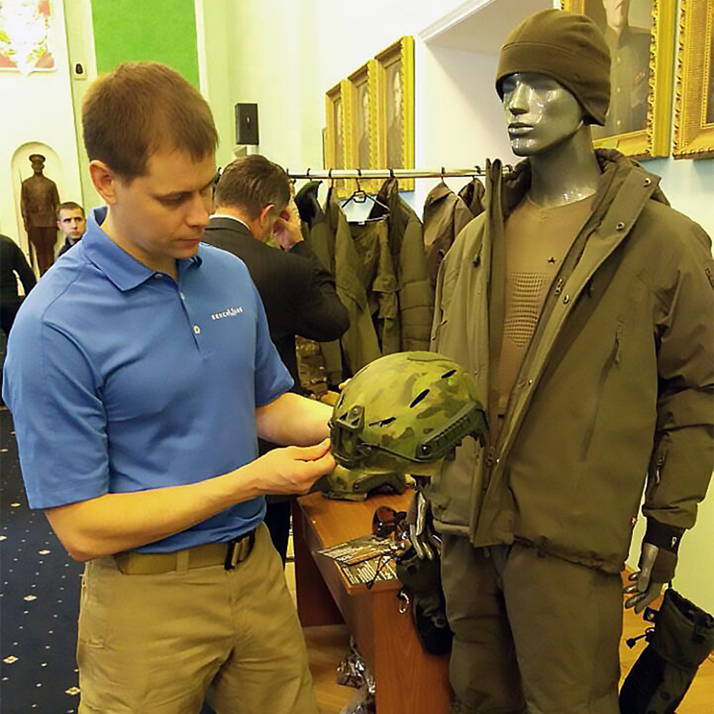 Иван Лобанов главный специалист по тактической экипировке проекта ALLMULTICAM провёл презентаци
