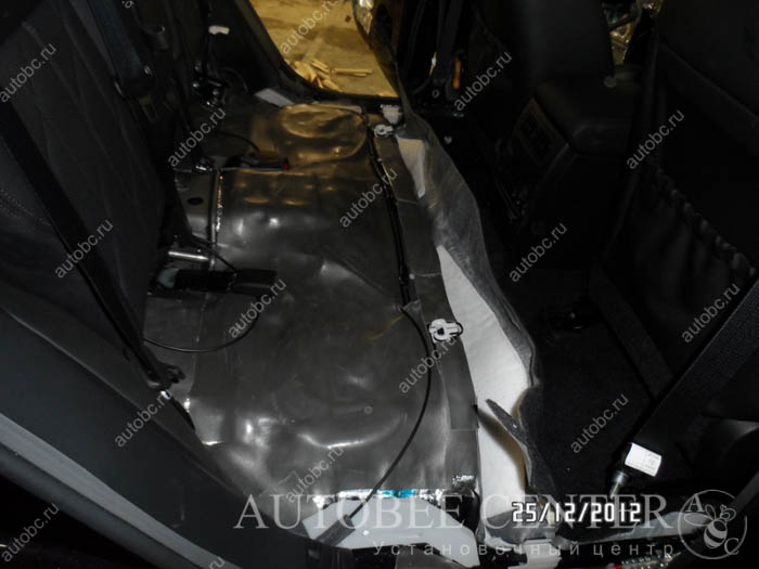 isolation-full_infiniti_fx37_018.jpg