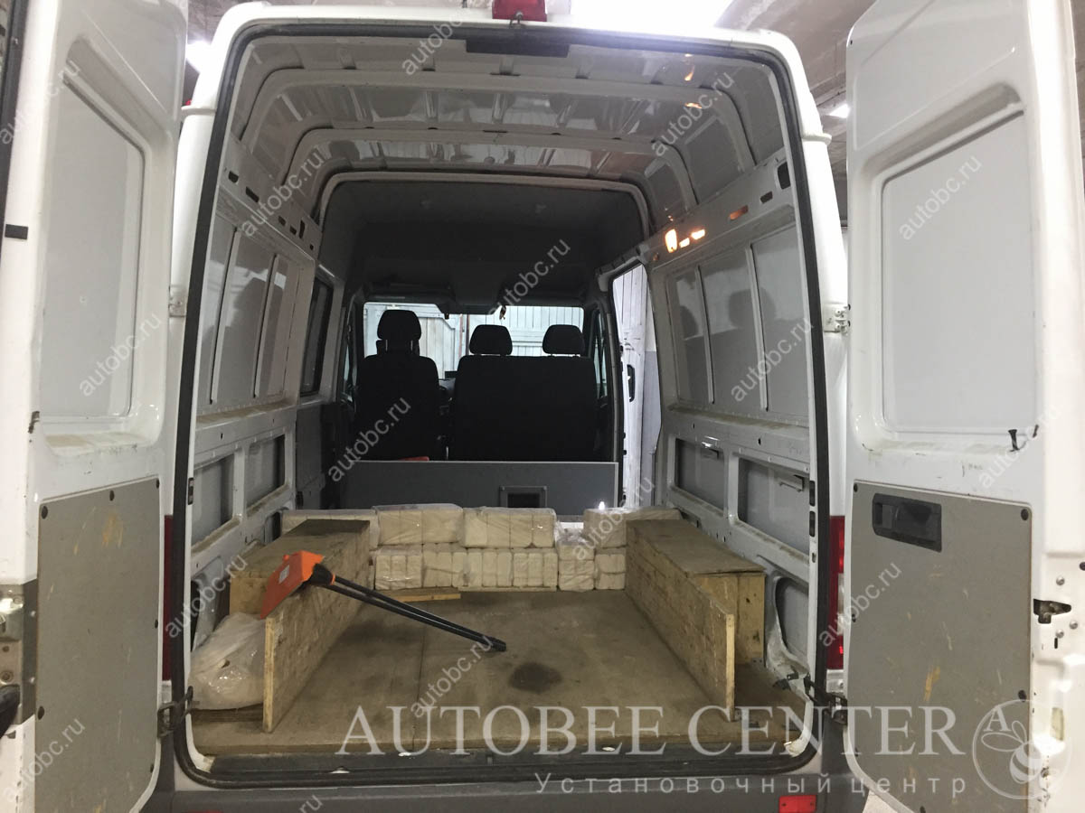 Mercedes Sprinter (шумоизоляция кузова фургона)