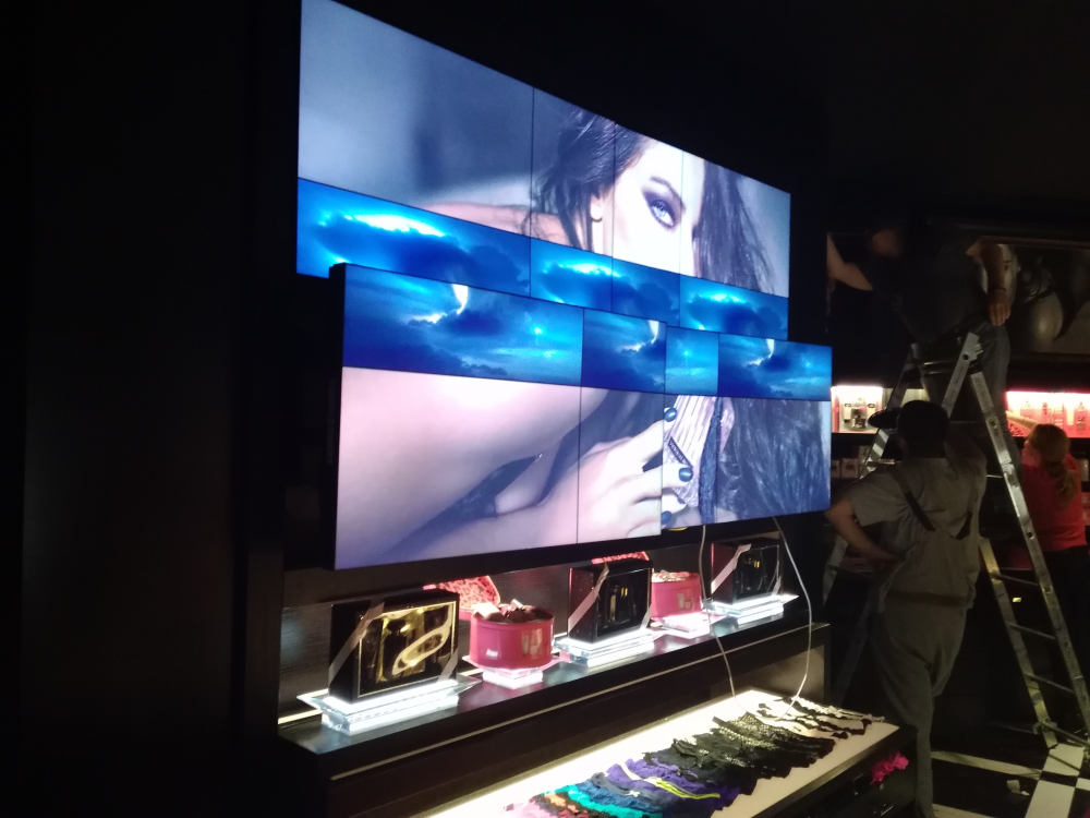 Victoria's Secret Аэропорт Шереметьево видеостена