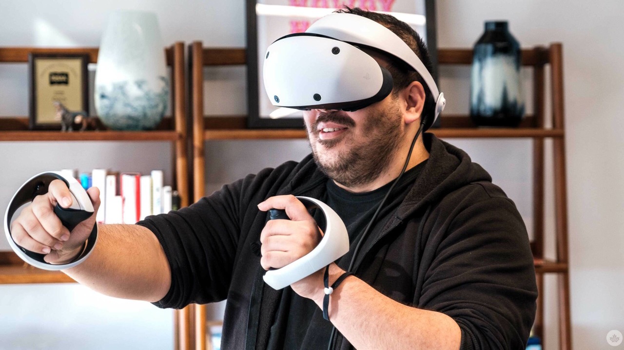 PS-VR-2-header-2-scaled PS-VR-2-header-2-scaled.jpg